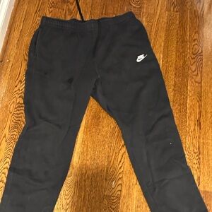 XL Men’s Nike sweatpants. Good condition.